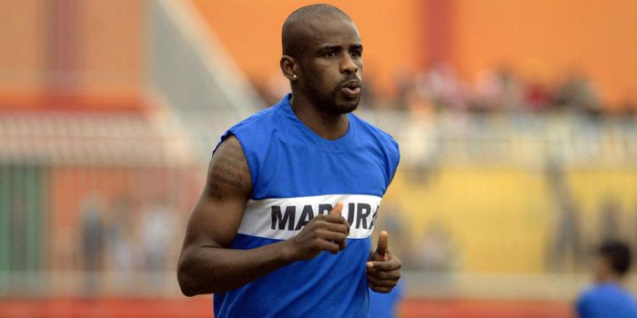  Greg Nwokolo latihan bersama Madura United 