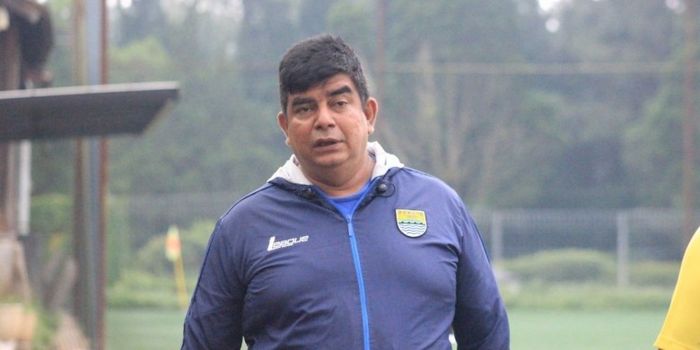 Dokter tim Persib, Rafi Ghani.