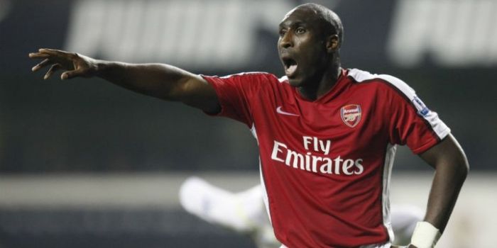 Sol Campbell saat bermain bagi Arsenal.