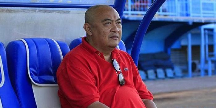 Ruddy mendampingi tim Arema FC di bench pemain Stadion Kanjuruhan, Senin (30/4/2018).