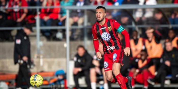 Kapten Ostersunds FK Brwa Nouri saat berlaga melawan IFK Goteborg di Jamkraft Arena pada hari Minggu