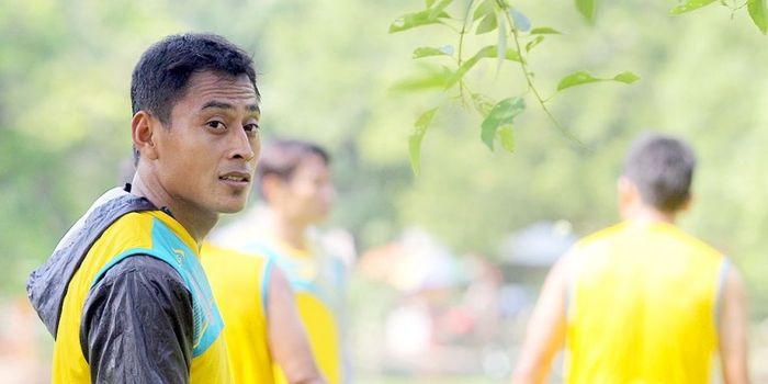  Samsul Arif Munip, penyerang Persebaya   