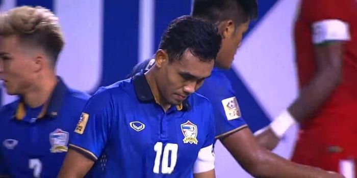 Ekspresi striker timnas Thailand, Terassil Dangda, dalam pertandingan leg 2 final Piala AFF 2016 di 