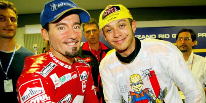  Max Biaggi dan Valentino Rossi. 