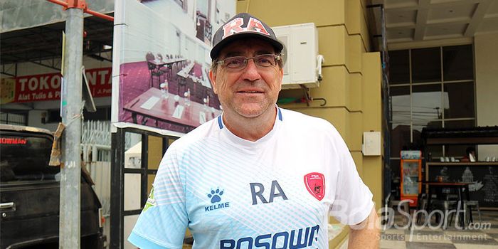 Pelatih PSM Makassar, Robert Rene Alberts.  