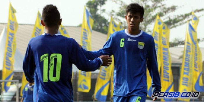  Hanif Sjahbandi kala berseragam Persib Bandung 