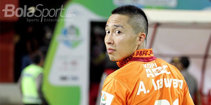 Ekspresi bek Pusamania Borneo FC, Arthur Irawan, saat tampil melawan Madura United dalam laga pekan 