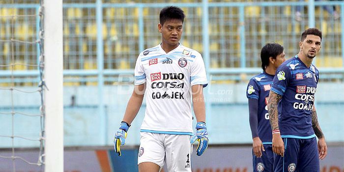 Ekspresi kiper Arema FC, Kurnia Meiga, saat melawan Persiba Balikpapan dalam laga pekan ke-20 Liga 1