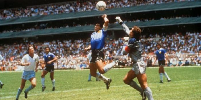  Gol tangan Tuhan Maradona. 
