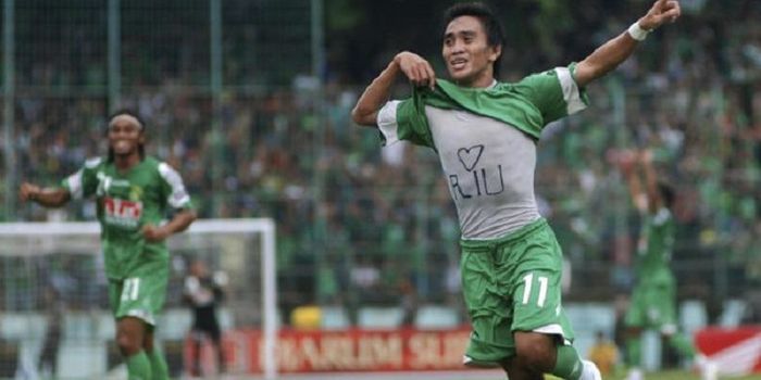  Muhammad taufiq saat membela Persebaya Surabaya. 