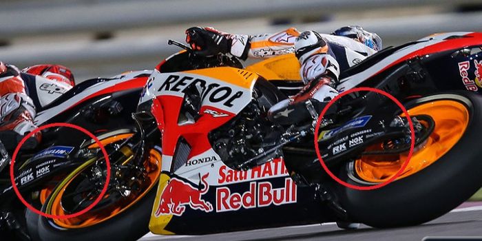 Marc Marquez dan Dani Pedrosa menggunakan swingarm karbon saat balapan MotoGP Qatar, Minggu (18/3/2019).