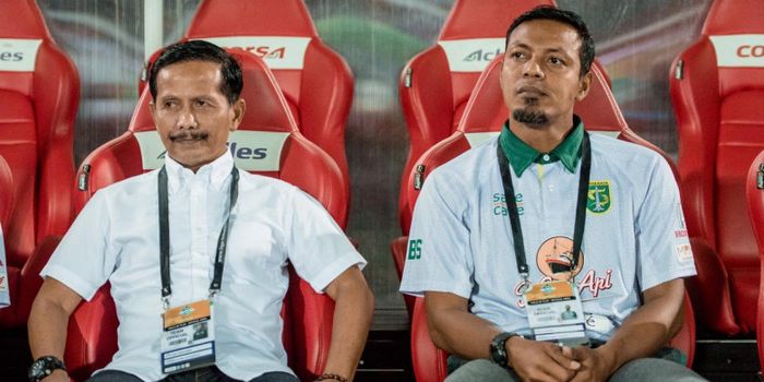 Pelatih Persebaya, Djadjang Nurdjaman dan Asisten Pelatih, Bejo Sugiantoro.