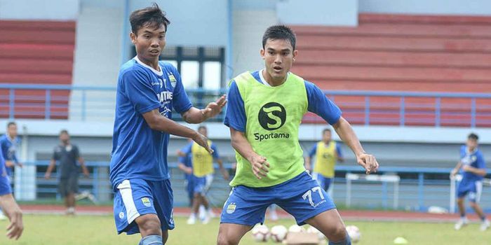 Zalnando melakukan sesi latihan bersama Persib Bandung di Sport Jabar Arcamanik, Bandung, Senin (20/