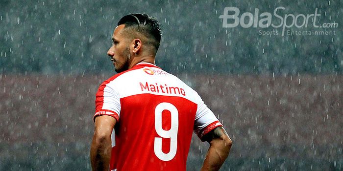  Gelandang Madura United, Raphael Maitimo, dalam laga kedua Piala Presiden 2018 grup C melawan Perse