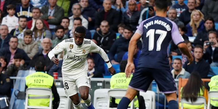 Performa pemain sayap Real Madrid, Vinicius Junior membuat dirinya disejajarkan dengan Eden Hazard sewaktu muda, hal itu dmenurut Thibaut Courtois