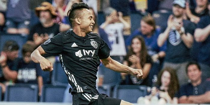 Selebrasi gelandang Sporting KC, Wan Kuzain Wan Kamal seusai mencetak gol ke gawang Minnesota United