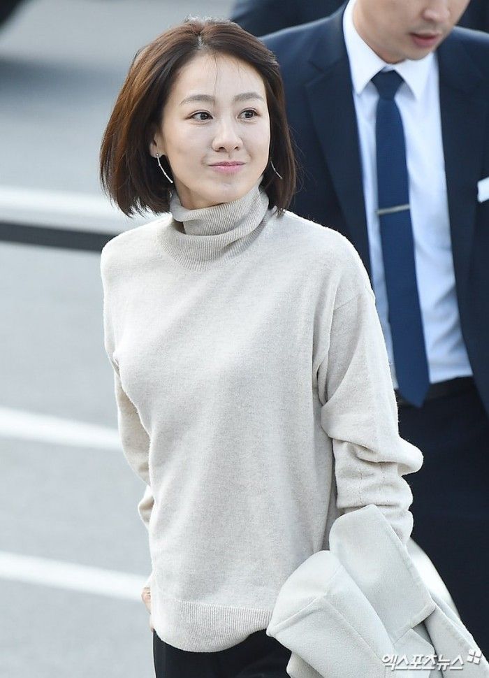 Zhang Ziyi hadir dan berfoto bersama pengantin Song Hye Kyo dan Song Joong Ki, (31/10.2017).