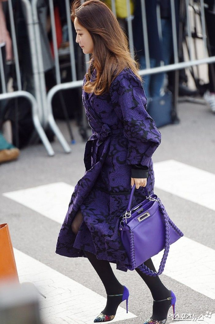 Zhang Ziyi hadir dan berfoto bersama pengantin Song Hye Kyo dan Song Joong Ki, (31/10.2017).