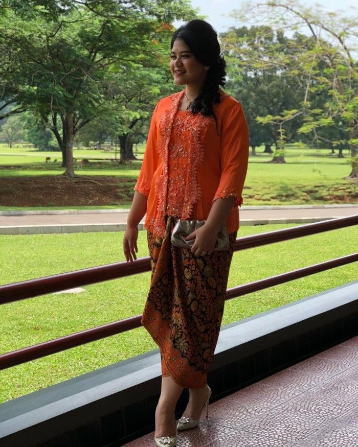 Selain Kahiyang, beberapa artis Tanah Air ini juga cantik dengan kebaya