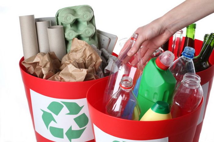 Tumpukan sampah yang akan didaur ulang