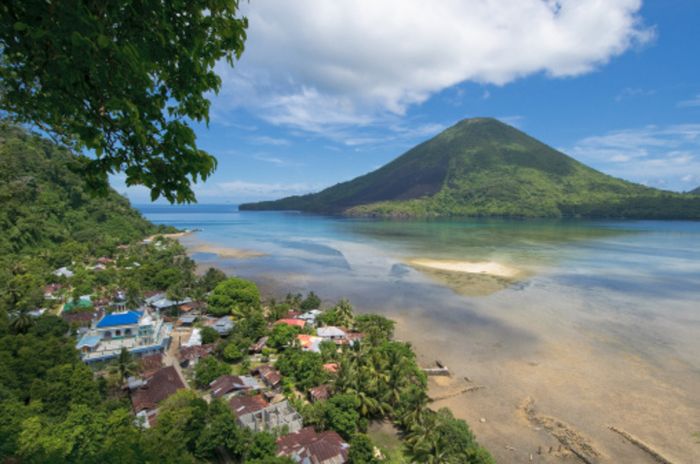 Pulau Banda, Maluku.