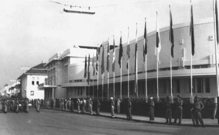 Gedung Merdeka saat berlangsungnya Konferensi Asia Afrika.