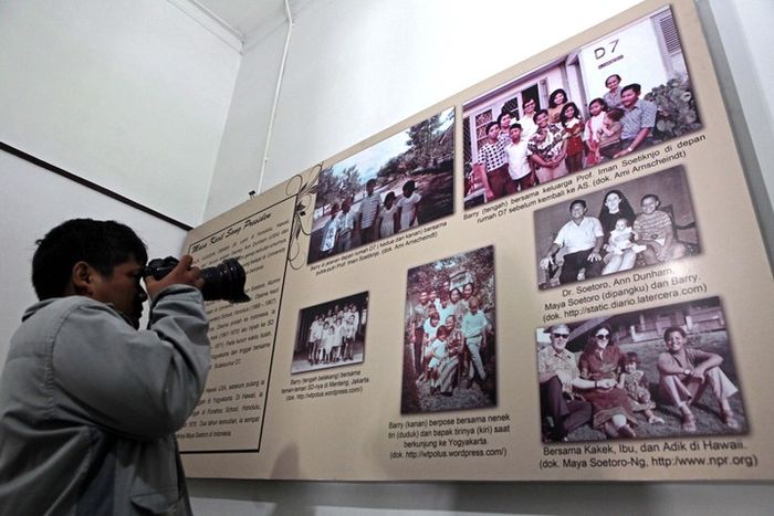 Foto-foto kenangan Barack Obama kecil ketika berlibur di rumah paman tirinya, Profesor Soetiknjo di