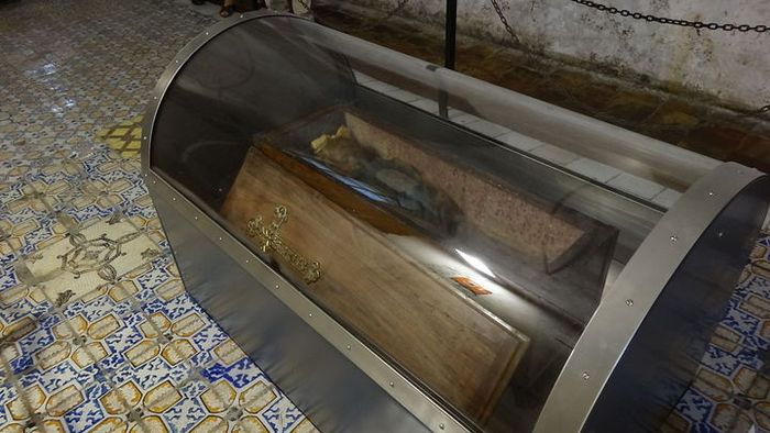 Rosalia Lombardo difoto pada 2012, di katakomba biara Capuchin di Palermo, Sicilia.