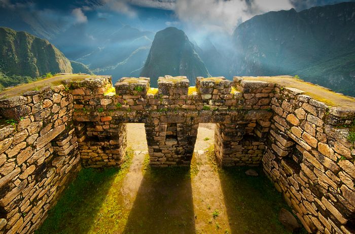 Machu Picchu, lokasi reruntuhan Inca pra-Columbus di Peru.
