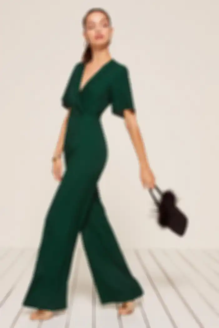 Model jumpsuit yang cocok untuk zodiak Virgo