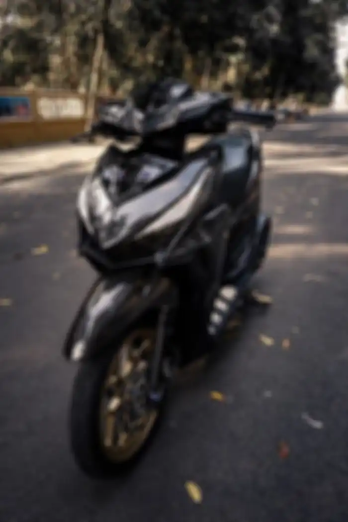 Honda Vario 150 menawan dengan serat karbon mulai dari depannya.