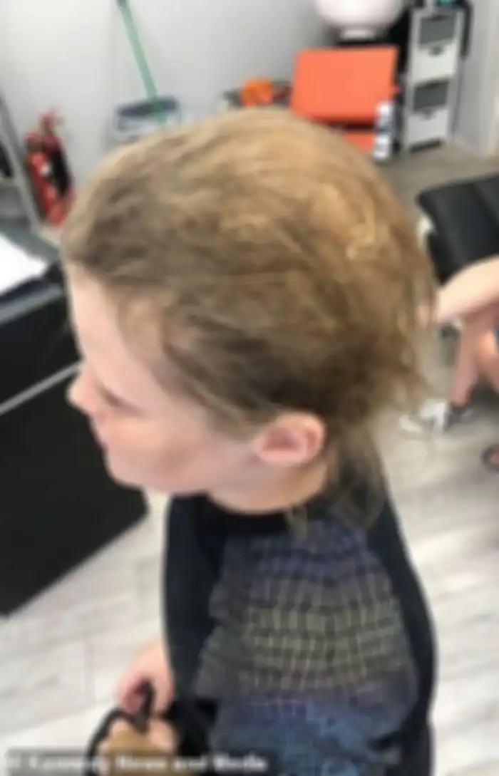 Bocah yang Takut Potong Rambut Setelah 14 Tahun Akhirnya Potong Juga