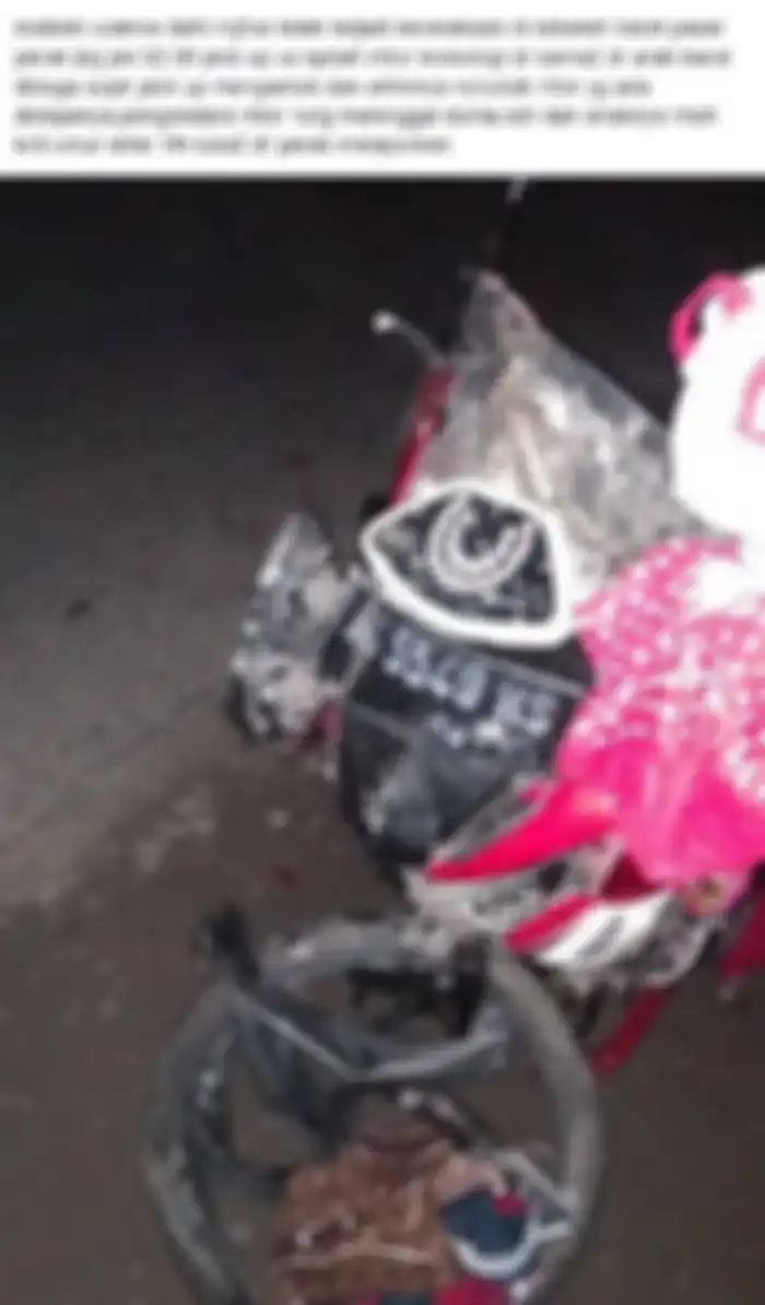 Honda Supra hancur ditabrak mobil pikap.