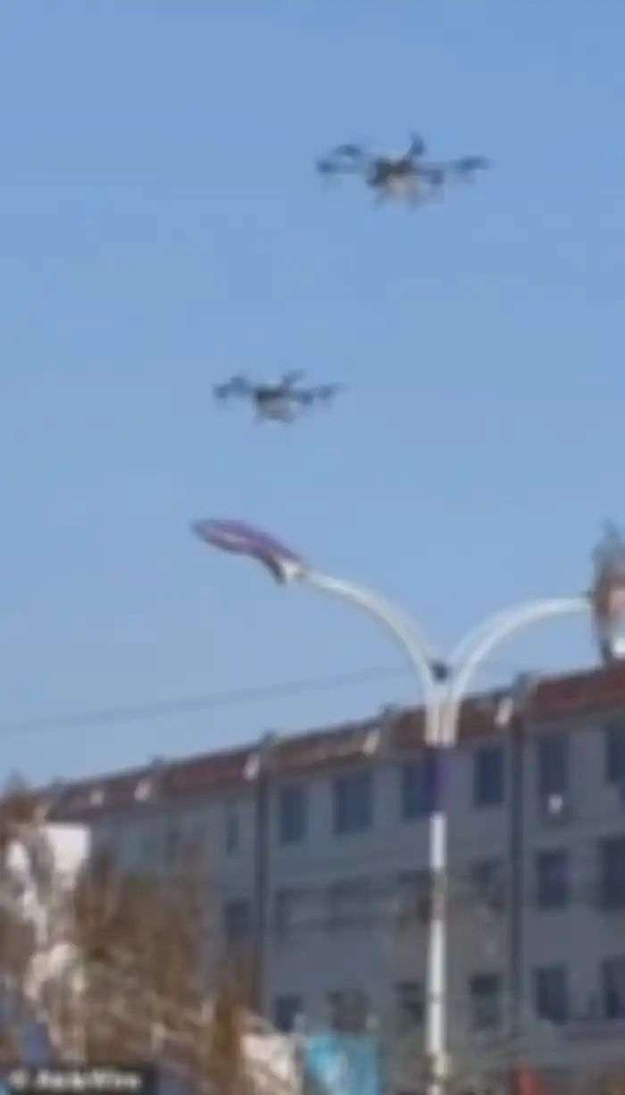 pengggunaan drone di China untuk disinfeksi wilayah