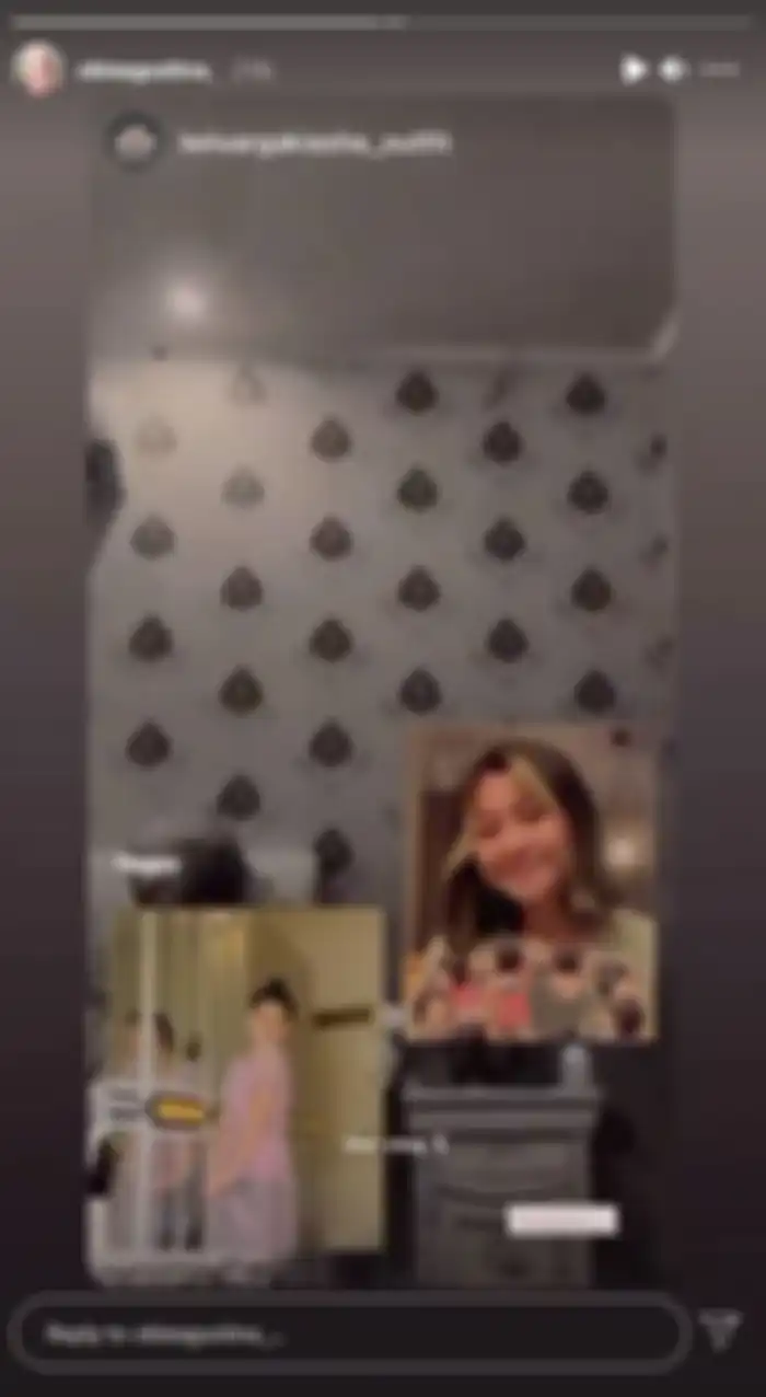 Penampakkan ruang keluarga di rumah Okie Agustina