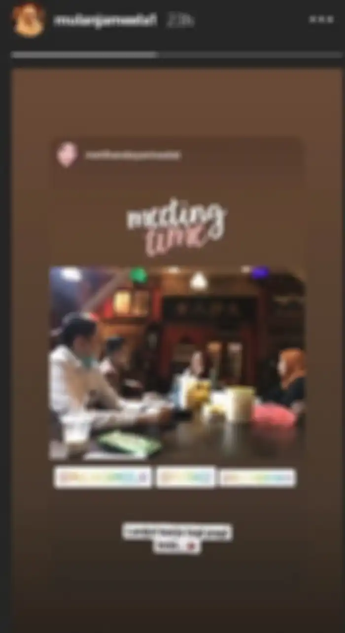 Unggahan Mulan Jameela saat rapat