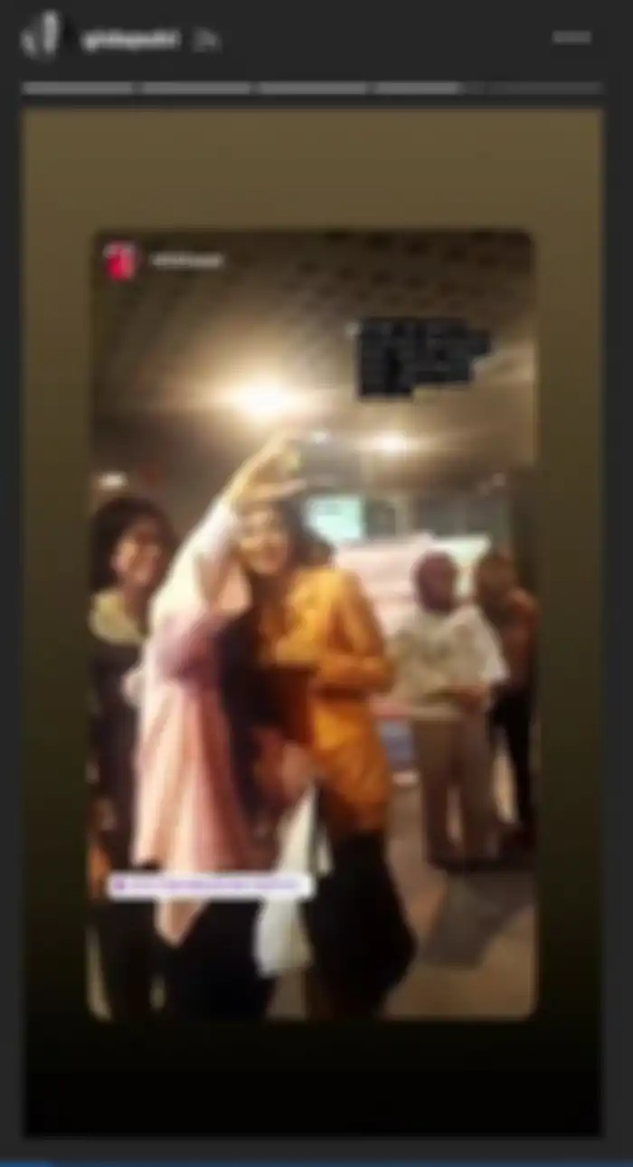 Gista Putri tampak berfoto saat di acara Dharma Wanita