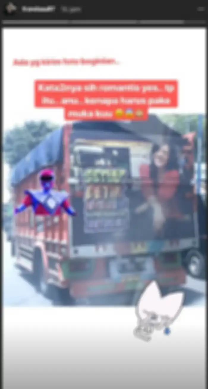 Wajah Franda terpampang di belakang bak truk