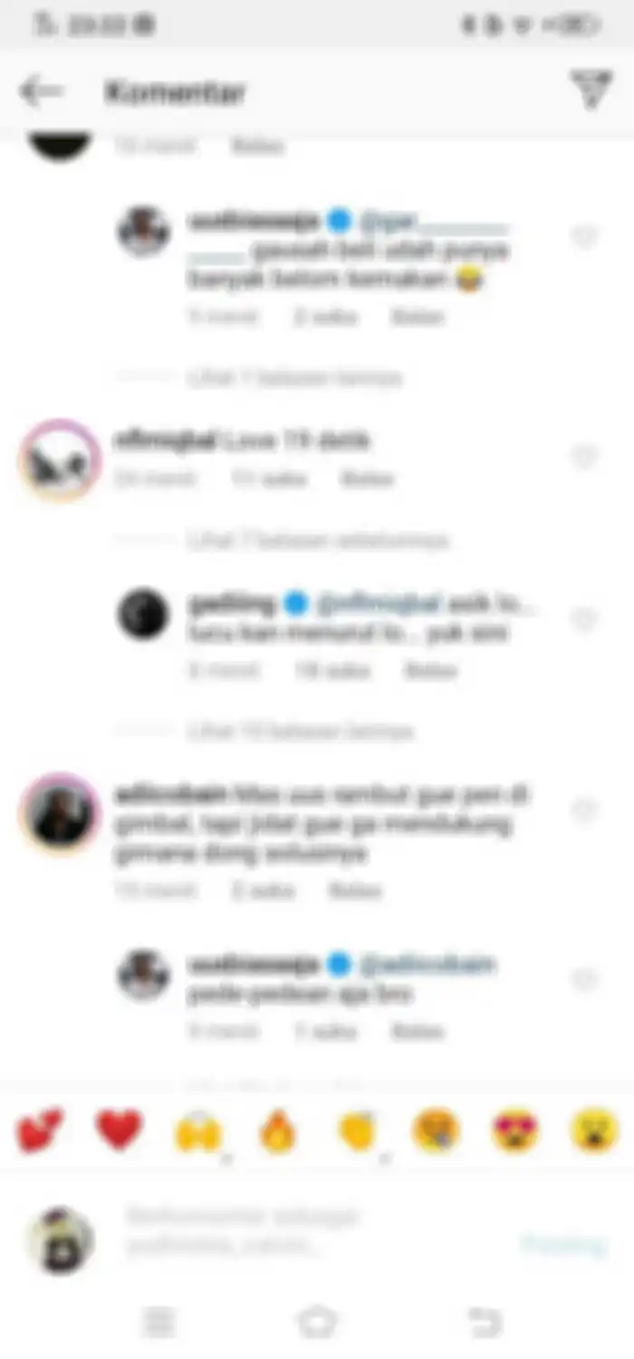 Komentar Nyelekit Gading