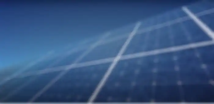 Upaya netralitas karbon bisa dilakukan dengan memanfaatkan panel surya. 