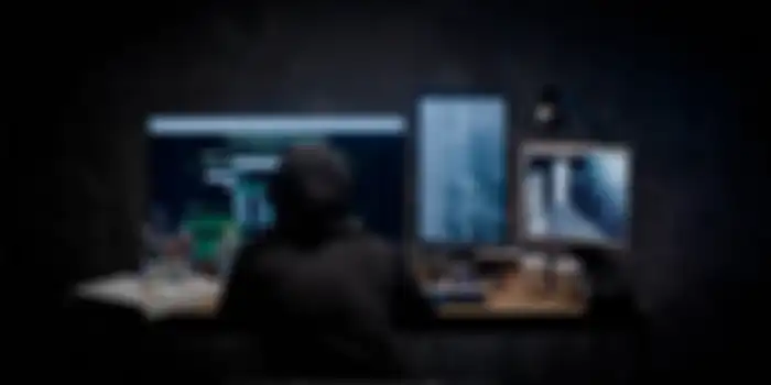 Ancaman hacker di dunia maya.
