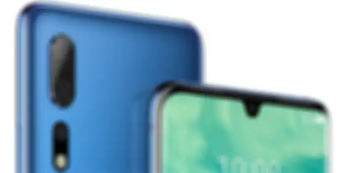 Axon 10 Pro 5G dibekali 3 kamera belakang dan kamera depan yang dibungkus dengan notch ala iPhone X.