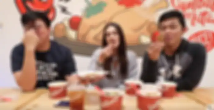 Luna Maya dan Anak Kuliner di Waluma
