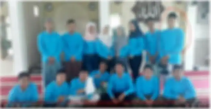 Foto Fadlul Rohman bersama remaja masjid di Jakarta