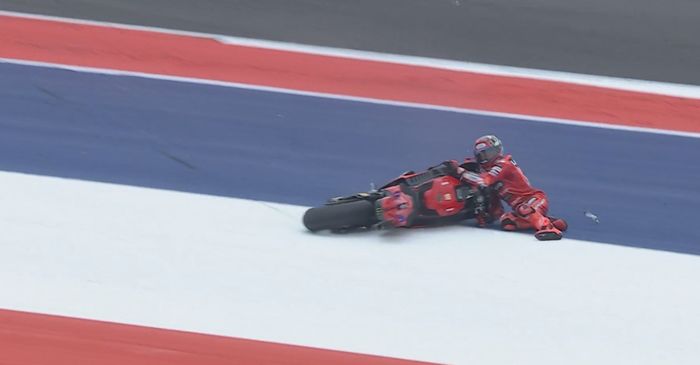 Efek Duel Lawan Bagnaia? Bos Ducati Bahas Penyebab 2 Crash Krusial Marc Marquez di MotoGP 2025