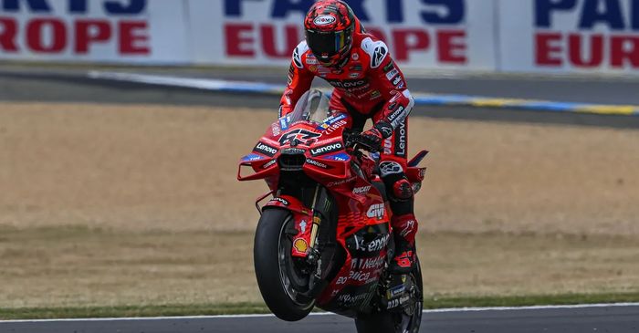Dengar Francesco Bagnaia Komplain Soal GP25, Test Rider Ducati Bilang Begini
