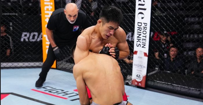 Hasil Road to UFC 4 - Kalah di Ronde 1, Cekikan Lawan Bikin Deni Daffa Tak Berkutik