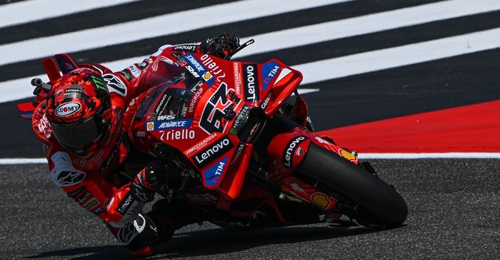 MotoGP Jerman 2025 - Jajal Setingan Baru, Francesco Bagnaia Terpental Nyaris Tercecer dari 10 Besar saat Practice