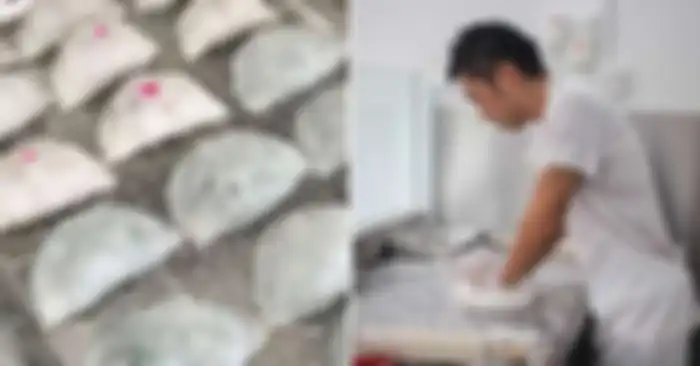 Salah satu kue tradisional di kedai Jeffry Goh