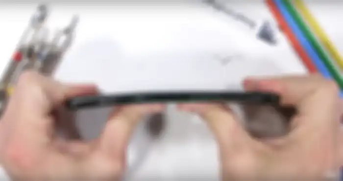 Tes Ketahanan Xiaomi Mi Mix 3